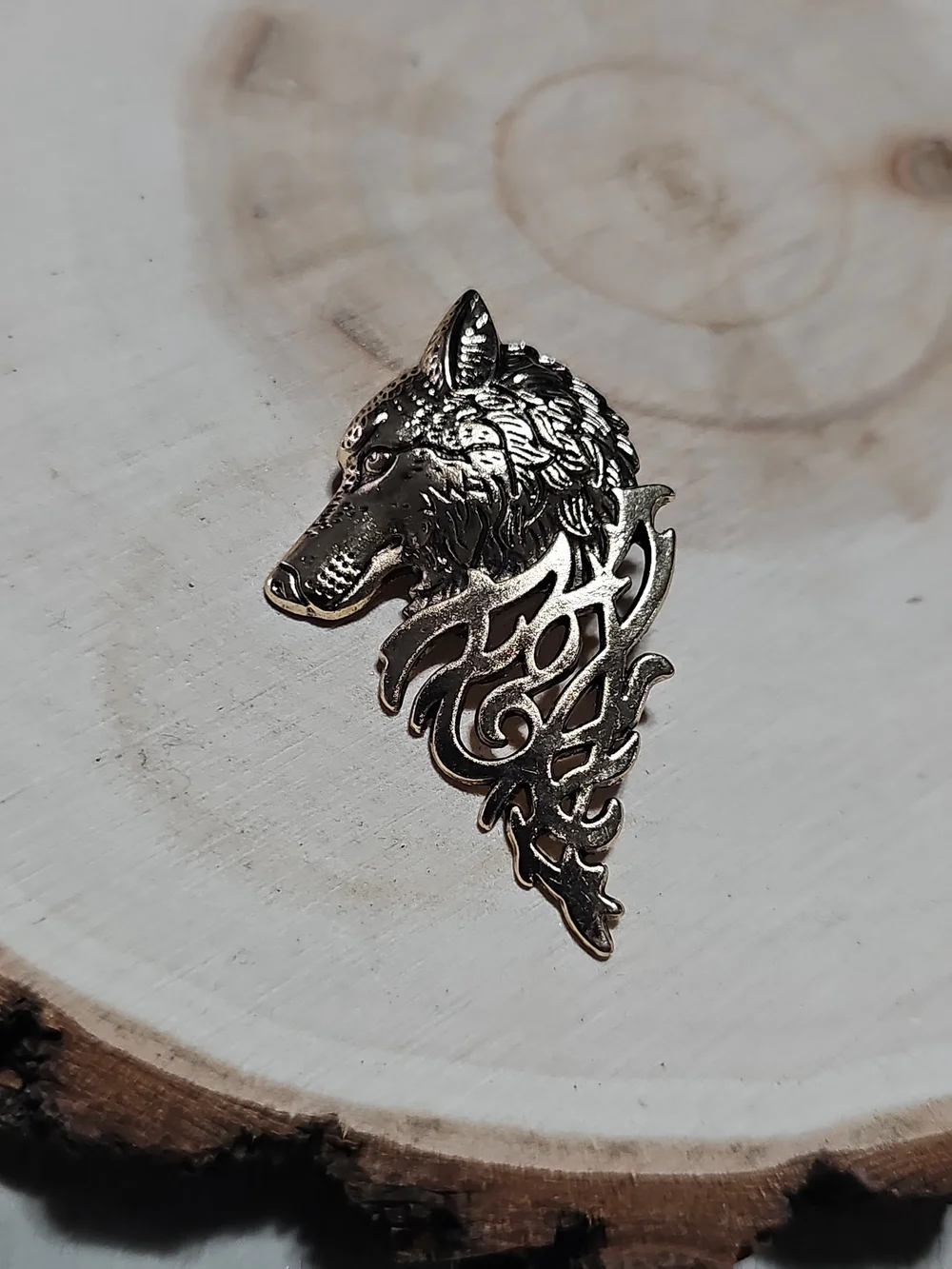 Wolf Head Filigree Brooch in Antique Gold